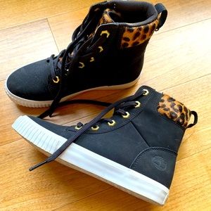 Timberland womens size 6 Skyla Bay leopard print